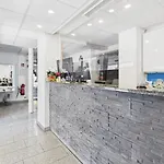 City Hotel