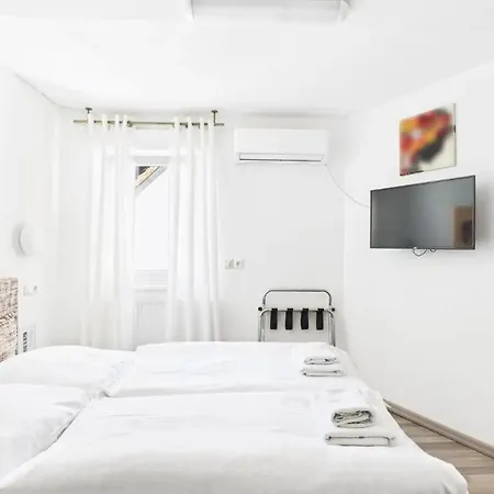 City Hotel لودفيغسبرغ