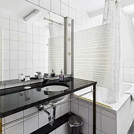 City Hotel لودفيغسبرغ