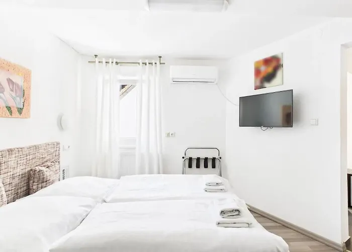 City Hotel Λούντβιχσμπουργκ