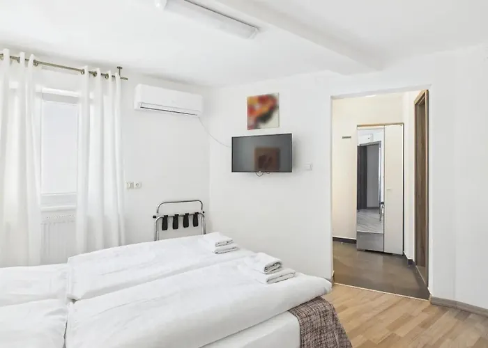 City Hotel * Λούντβιχσμπουργκ