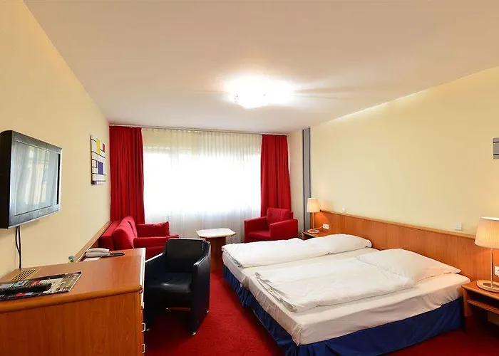 City Hotel * Λούντβιχσμπουργκ